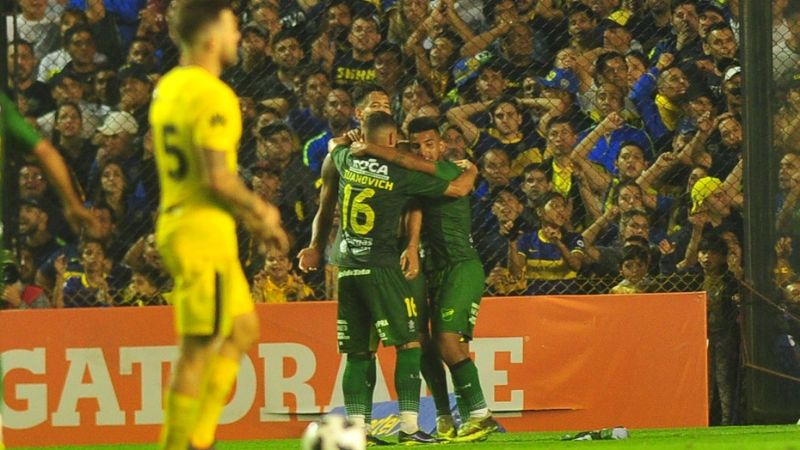 Boca cayó con Defensa en “La Bombonera” y abrió la Superliga