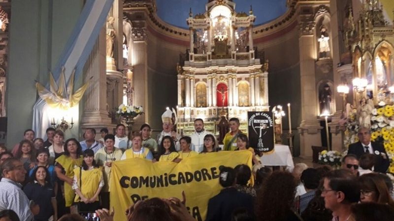 “Que María los motive a ser servidores  de la verdad, el amor y el respeto”