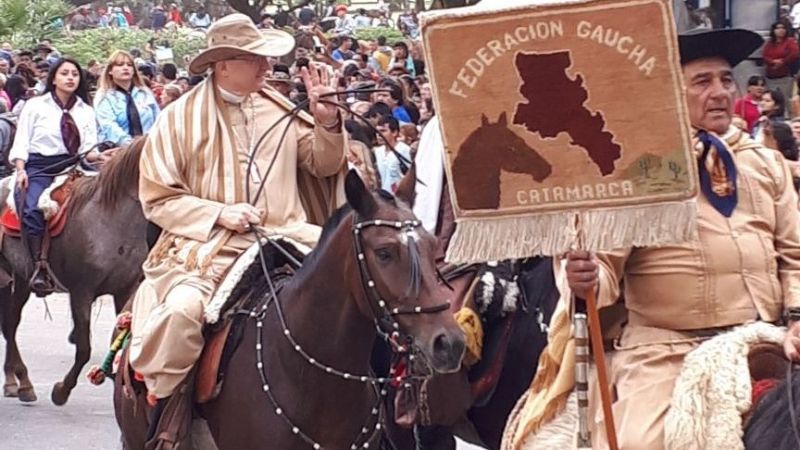 Tras recorrer cientos de kilómetros, los  jinetes le tributaron honores a la Virgen