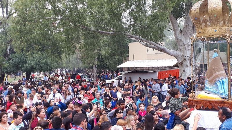 Tras recorrer cientos de kilómetros, los  jinetes le tributaron honores a la Virgen