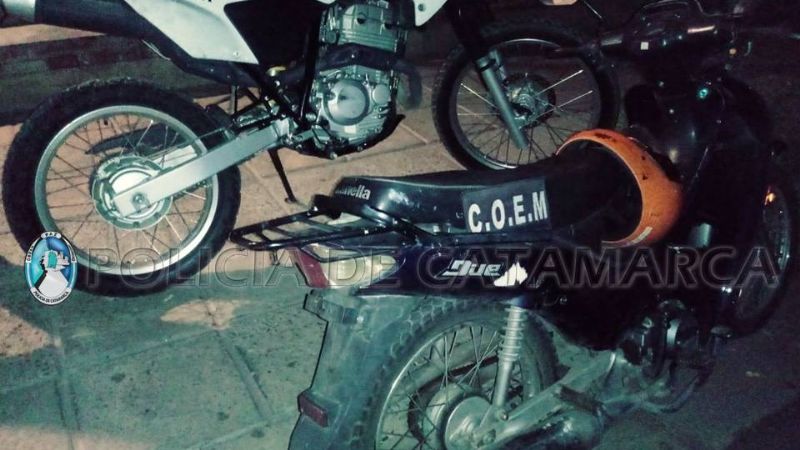 Lo sorprenden robando una moto