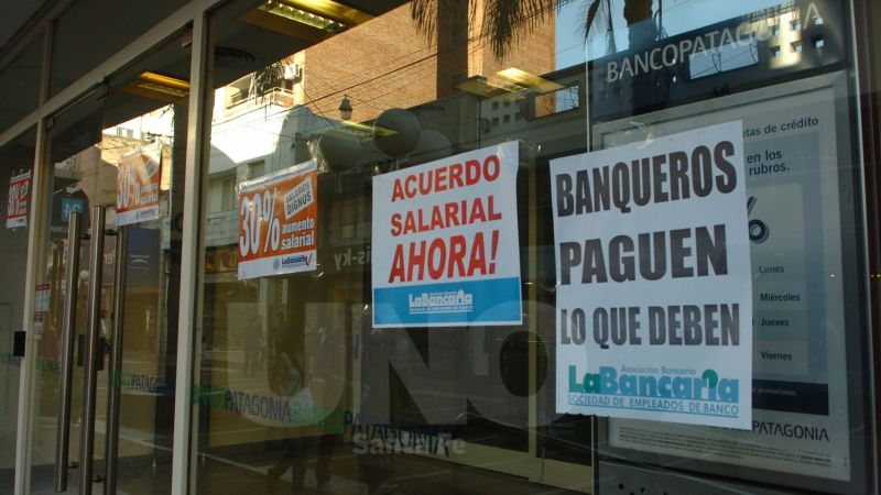 Bancarios en alerta: Amenazan con paro de 48 horas