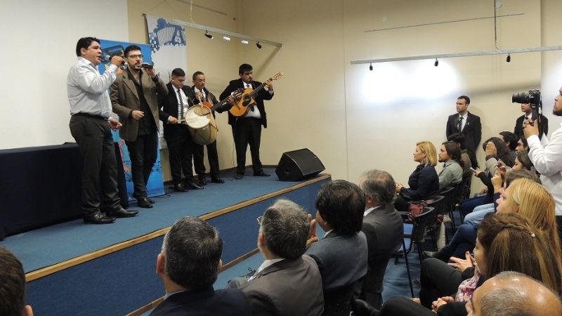 Artistas catamarqueños recibieron su primer material discográfico