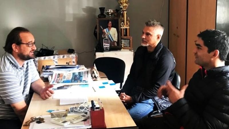 El púgil Miguel Barrionuevo visitó al director de Deportes