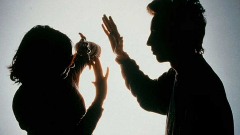 Joven aprehendido por pegarle a su ex pareja