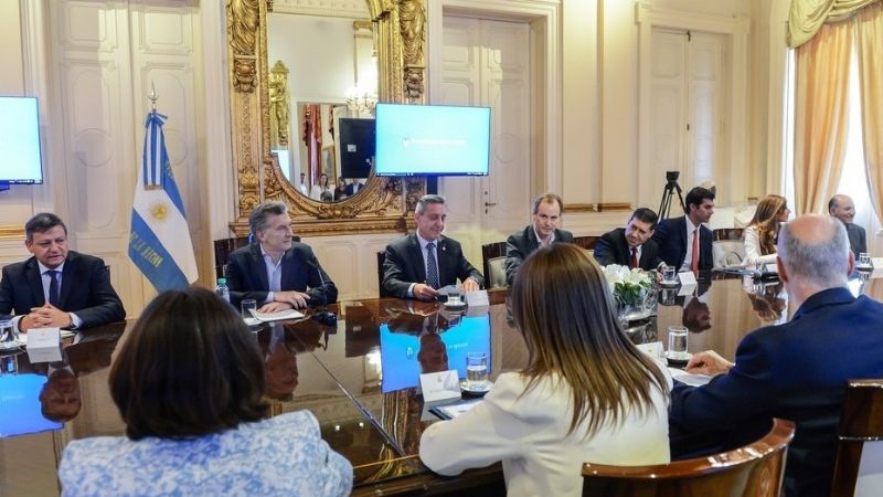 Macri quiere que provincias y municipios paguen parte de las obras públicas