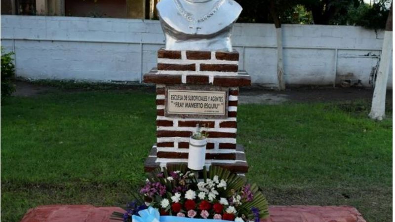 La Policía rindió homenaje al Padre Esquiú