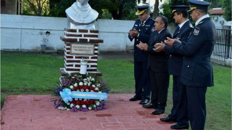 La Policía rindió homenaje al Padre Esquiú