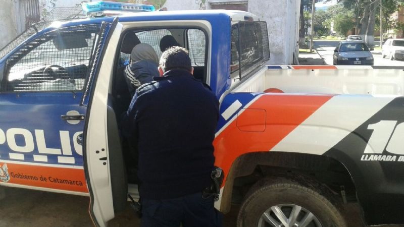 Arrestan a tres jóvenes sospechosos en Valle Viejo