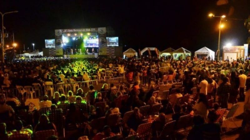 Arrestan a hombre violento en el Festival de la Mandarina