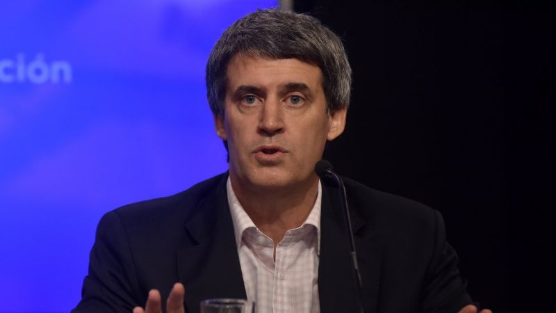 Prat Gay comparó ir al FMI con "llevarte mal con tu suegro y pedirle plata"