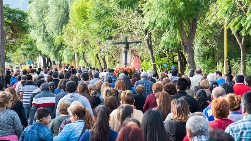 Cientos de fieles celebraron al  Señor de los Milagros en La Tercena