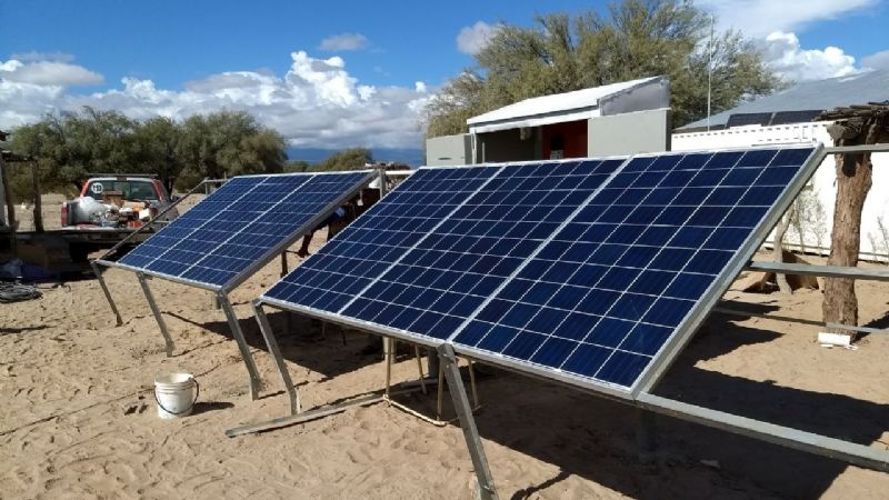 Nuevas escuelas del Salar de Pilpanaco ya cuentan con energía fotovoltaica