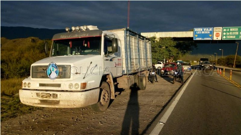 Retienen 23 vehículos en los puestos camineros