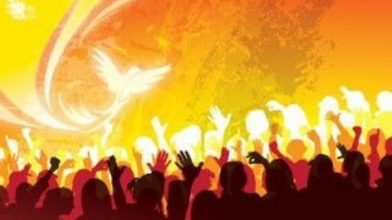 Diversas actividades esperando la llegada del Espíritu Santo