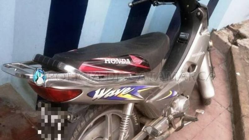 Abandonaron la moto y se fugaron de la Policía