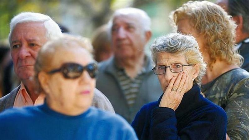 Jubilados tendrán aumento de 5,69%, pero pierden 1% frente a la inflación