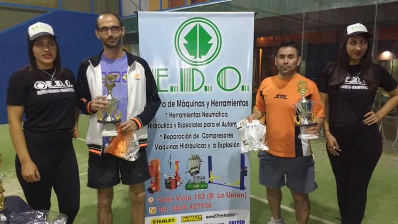 Padel: Más de 40 duplas en la Copa Saque y Volea