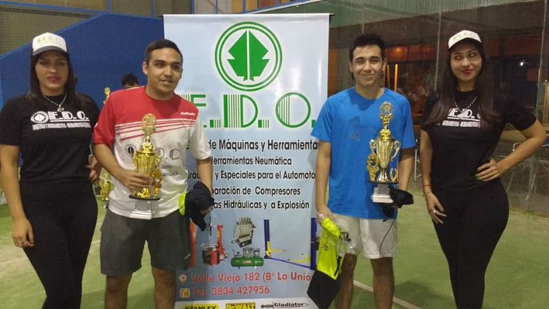Padel: Más de 40 duplas en la Copa Saque y Volea