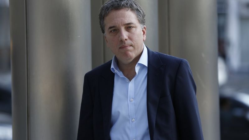 Macri hace cambios en el gabinete: Dujovne coordinará el área económica