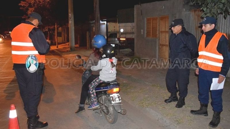 Diez motos y un auto al corralón