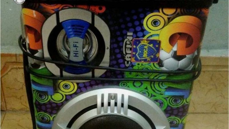 Arrestado con un parlante ajeno