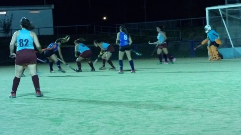 El Apertura de hockey cumplió una nueva fecha
