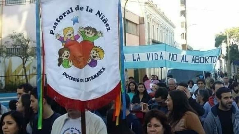 En Catamarca marcharon en defensa de “las dos vidas”