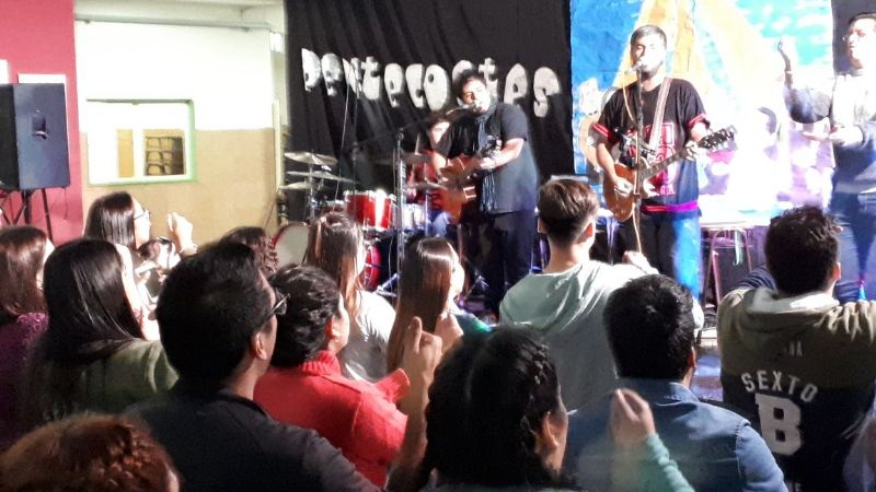 Cientos de participantes en el Pentecostés Joven