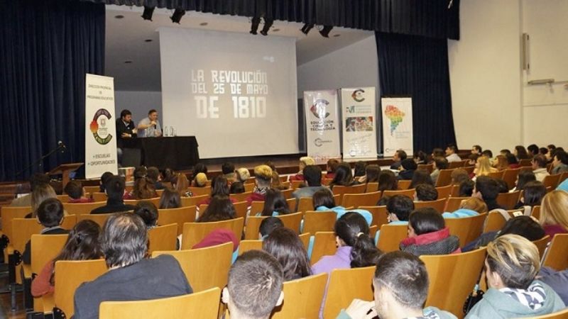 Exitosa apertura del Ciclo de Charlas "Pensamiento Latinoamericano"