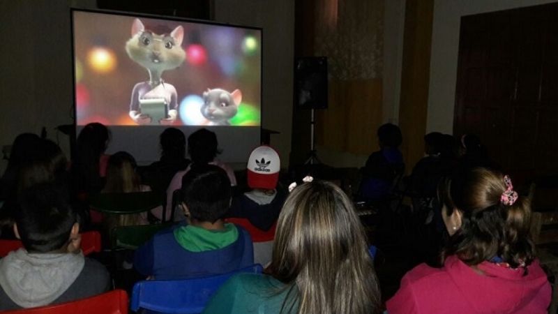 El Cine Móvil llegó a La Puerta con títulos de producción nacional