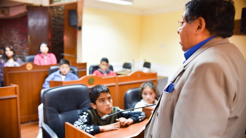 Alumnos de Aconquija visitaron el Senado