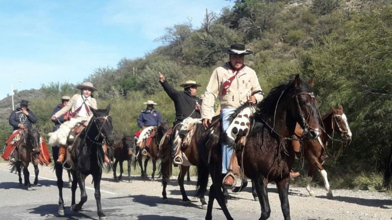 Más de 100 gauchos acompañan a la Virgen hacia Tafí del Valle