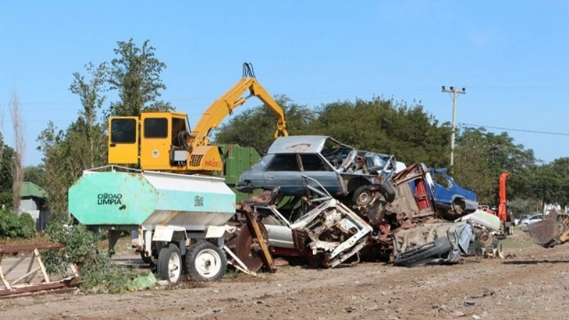 Compactaron chatarra en la Planta de Tratamiento