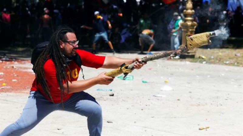 Ofrecen $ 1 millón por datos del militante del mortero prófugo desde diciembre