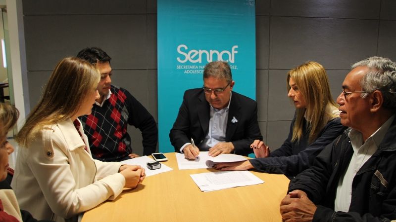 Firma de convenio para el Curso de Formación de Cuidadores Domiciliarios