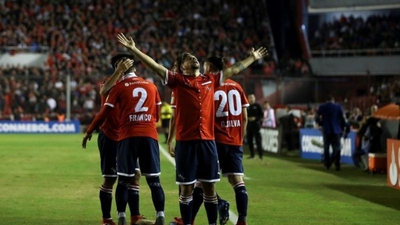 Independiente superó 2-0 al Lara y está en 8vos.