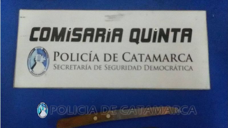 Tras persecución aprehenden a 2 hombres y secuestran un cuchillo y un auto