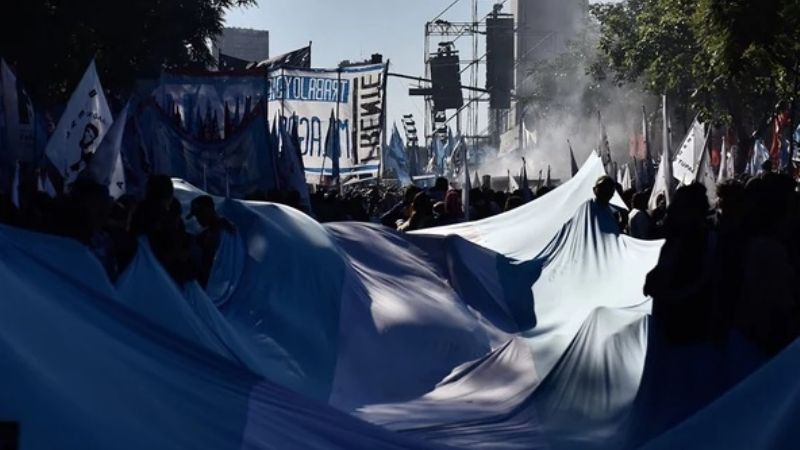 Contra el FMI: "El colonialismo neoliberal sólo ofrece miseria”