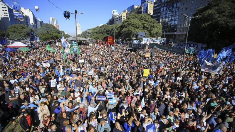 Contra el FMI: "El colonialismo neoliberal sólo ofrece miseria”