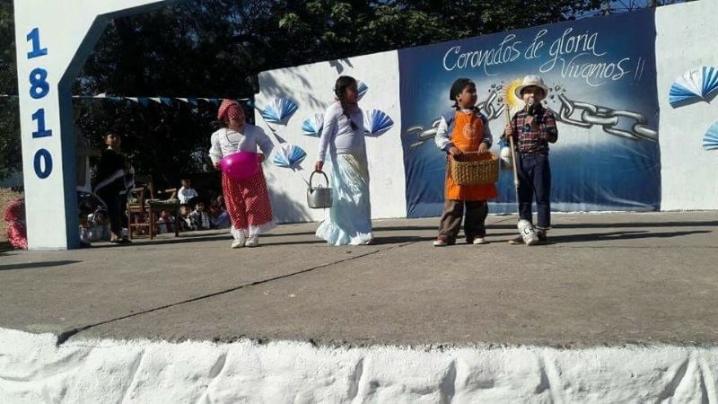 Festejos por el 25 de Mayo en la Escuela 280 de Recreo
