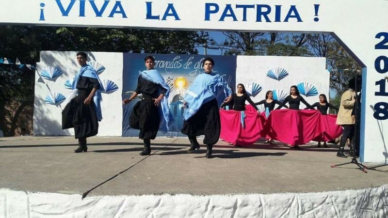 Festejos por el 25 de Mayo en la Escuela 280 de Recreo