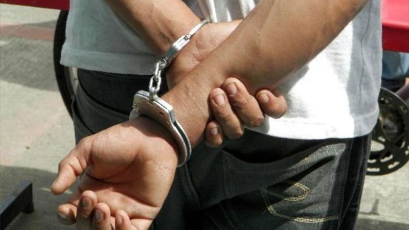 Cuatro aprehendidos y un arrestado por ilícitos