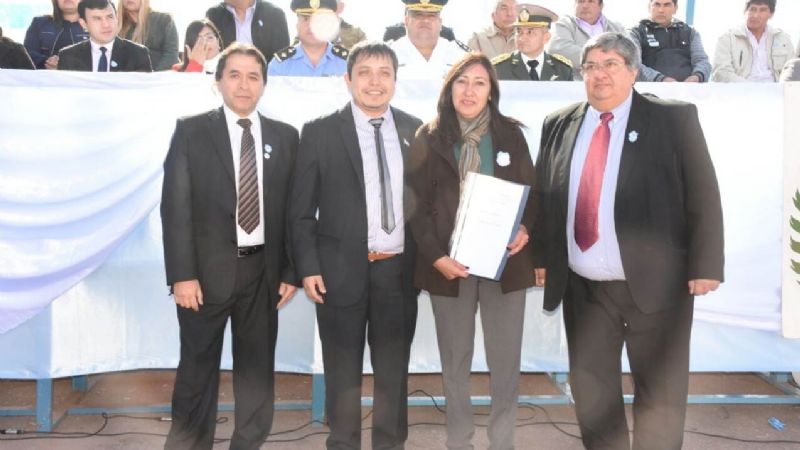 Aportes a escuelas de Tinogasta