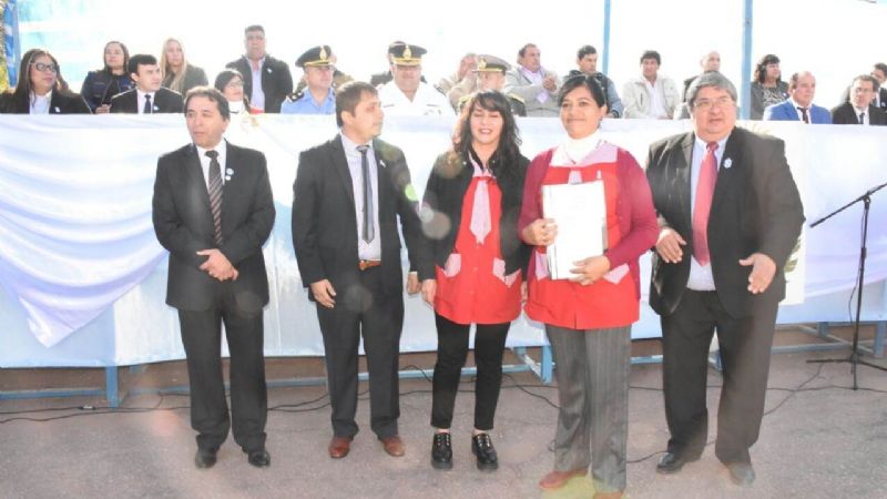 Aportes a escuelas de Tinogasta