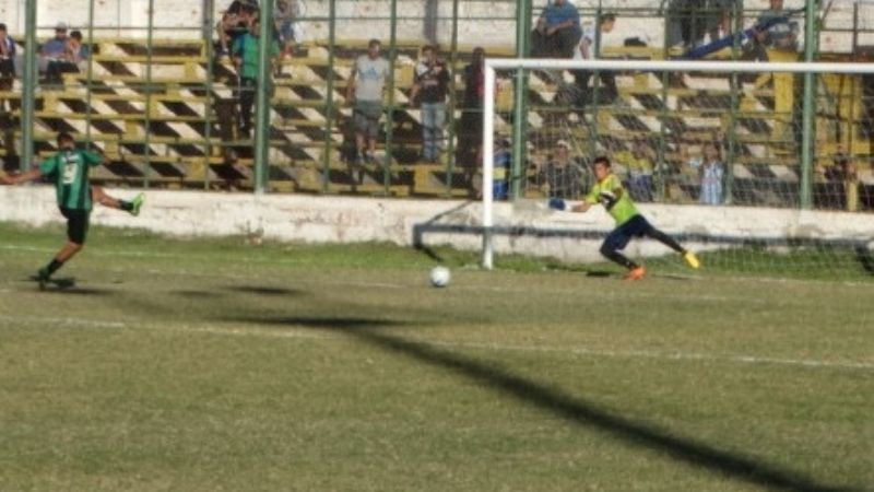 Policial se lo dio vuelta a “Tesho” y Ferro a Social Rojas