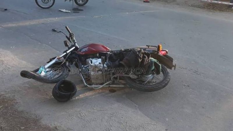 Tres hospitalizados tras un choque de motos