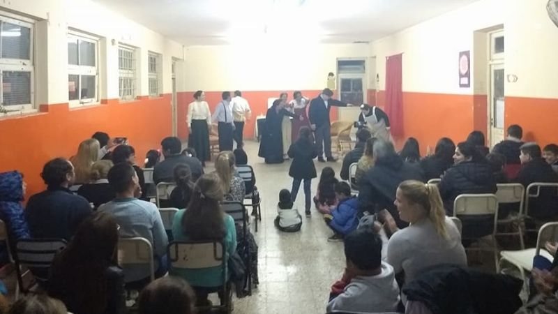 Gran presentación de “Teatro Va 3” con “Las D’enfrente” en Chumbicha