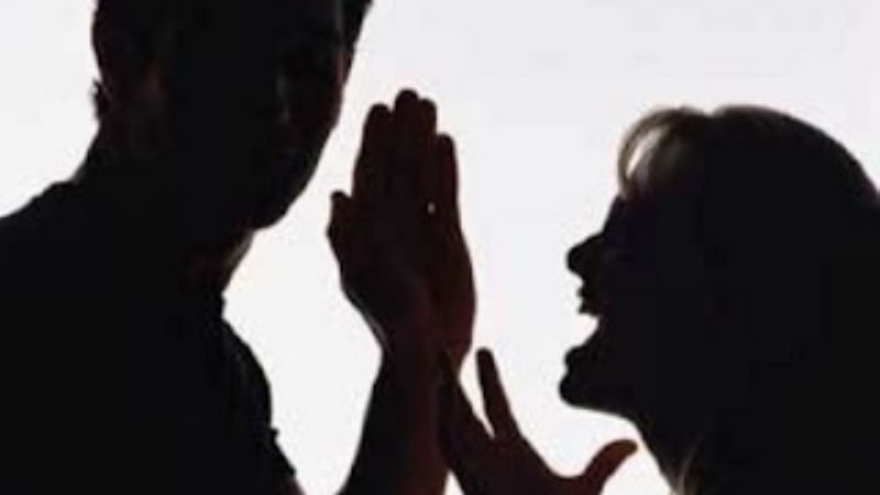 Pareja terminó en la comisaría tras una acalorada discusión en la calle