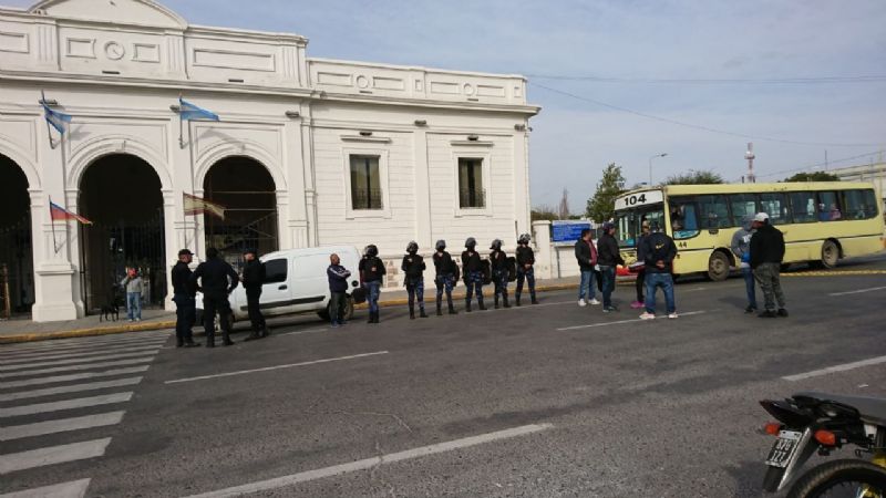 Incidentes en protesta por trabajo